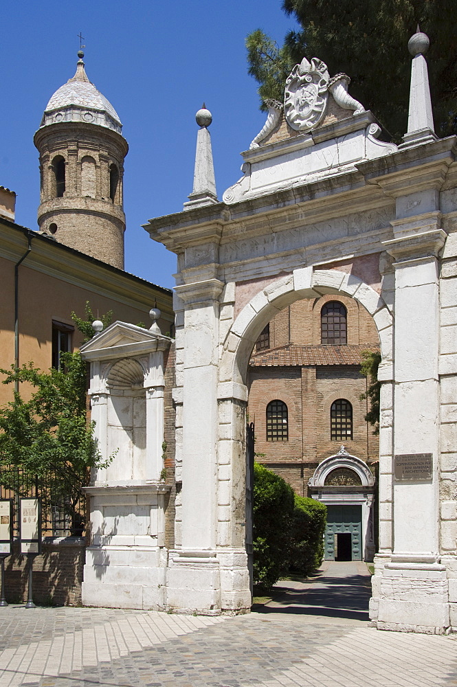 The main gateway, Chiesa di San Vitale, UNESCO World Heritage Site, Ravenna, Emilia-Romagna, Italy, Europe