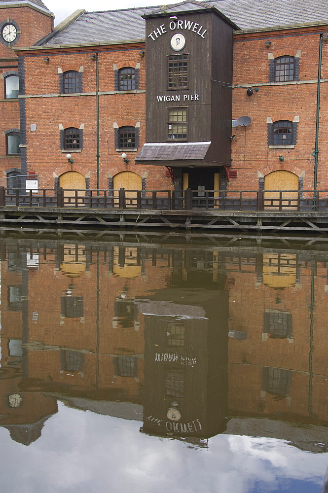 The Leeds and Liverpool Canal at Wigan Pier, as in the book by George Orwell, The Road to Wigan Pier,  Wigan, Lancashire, England, United Kingdom, Europe