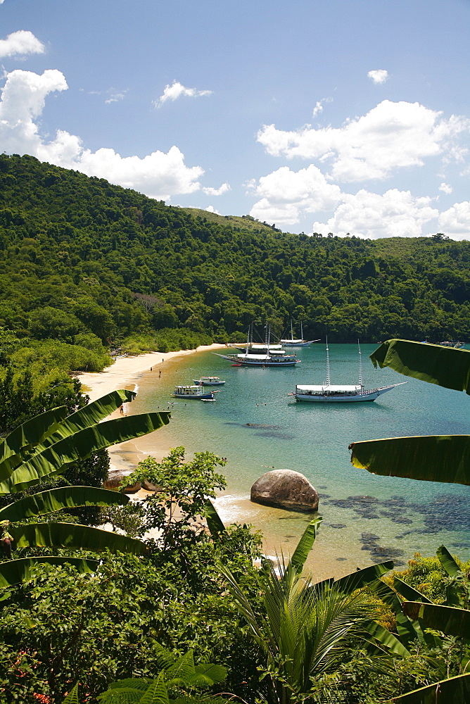 Vermelha Beach near Paraty (Parati), Rio de Janeiro State, Brazil, South America 