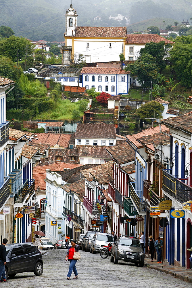 Street scene with colonial buildings in Ouro Preto, UNESCO World Heritage Site, Minas Gerais, Brazil, South America 