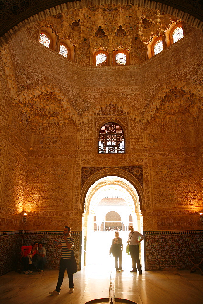 Palacio de los Leones, one of the three palaces that forms the Palacio Nazaries, Alhambra, UNESCO World Heritage Site, Granada, Andalucia, Spain, Europe