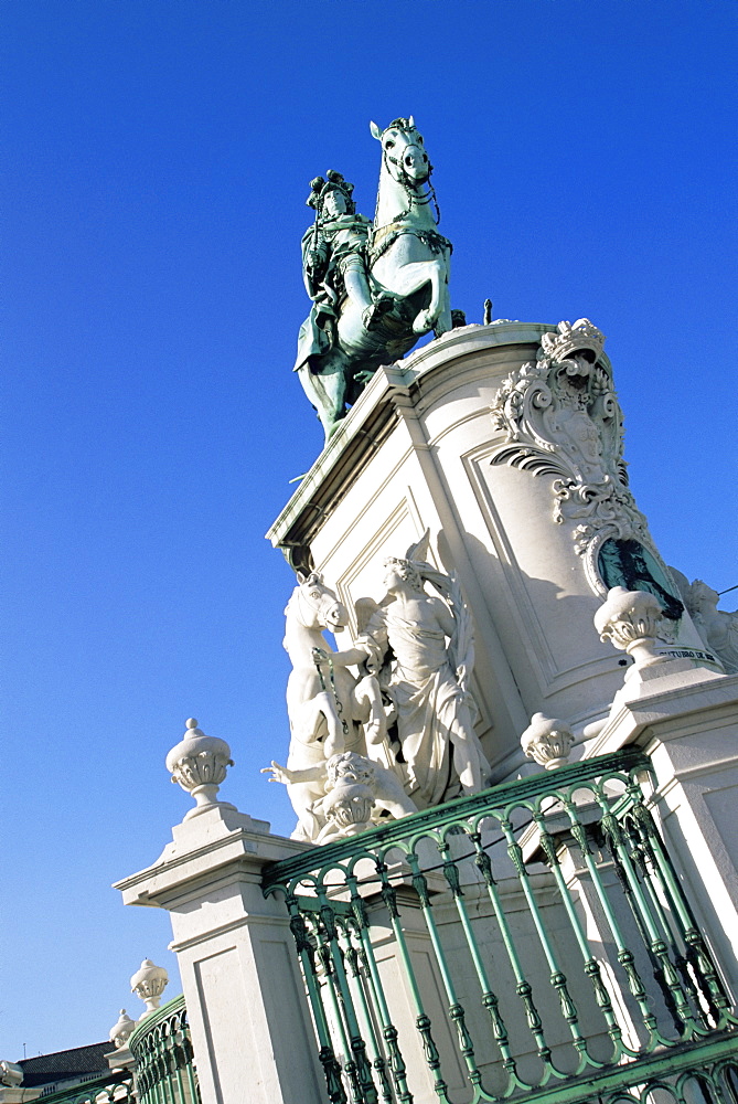 Equestrian statue of Dom Jose I, Praca do Comercio, Lisbon, Portugal, Europe