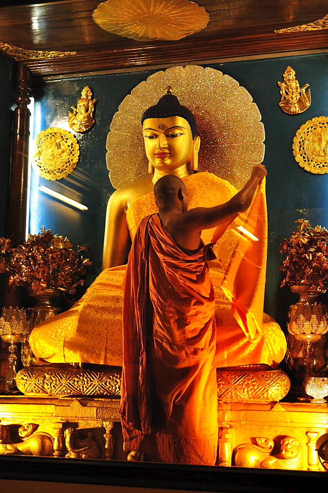 Inside the Mahabodhi Temple, UNESCO World Heritage Site, Bodh Gaya (Bodhgaya), Gaya District, Bihar, India, Asia