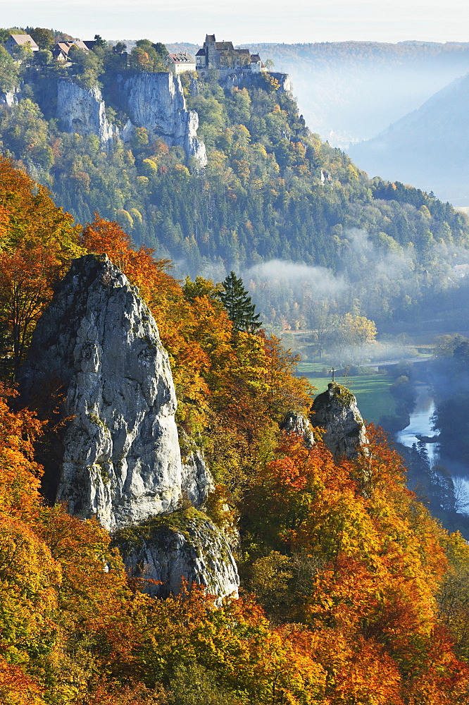 View from Eichfelsen near Irndorf of Donautal (Danube valley), Schaufelsen and Werenwag Castle, Swabian Alb, Baden-Wurttemberg, Germany, Europe