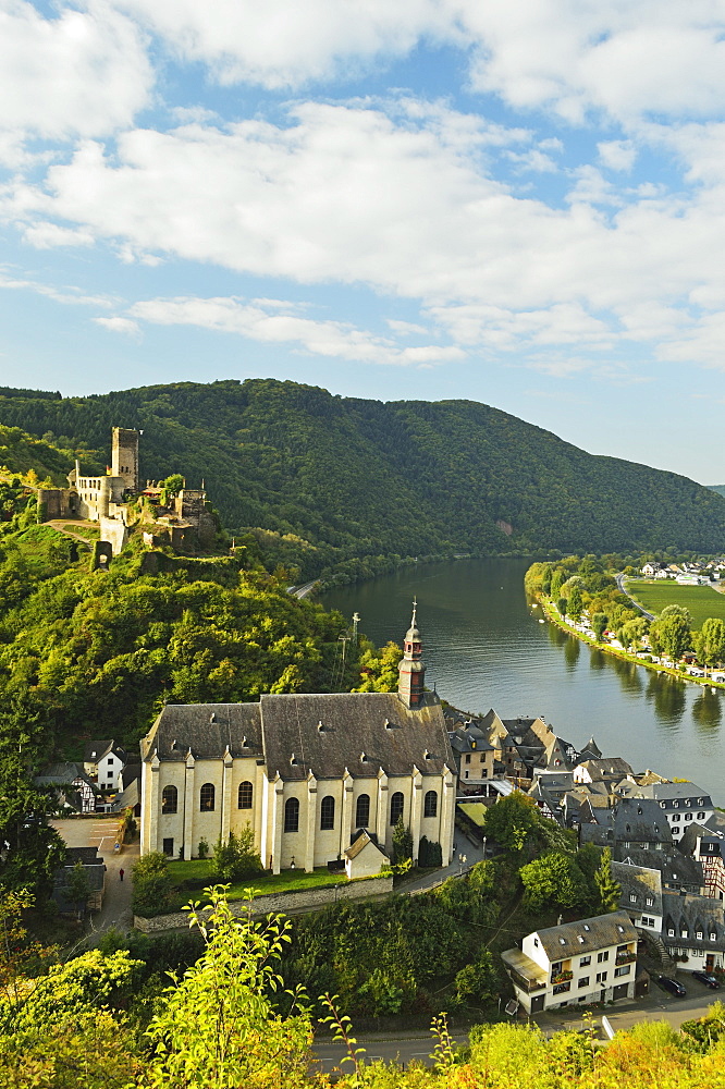 View of Beilstein, Castle Metternich and Moselle River (Mosel), Rhineland-Palatinate, Germany, Europe