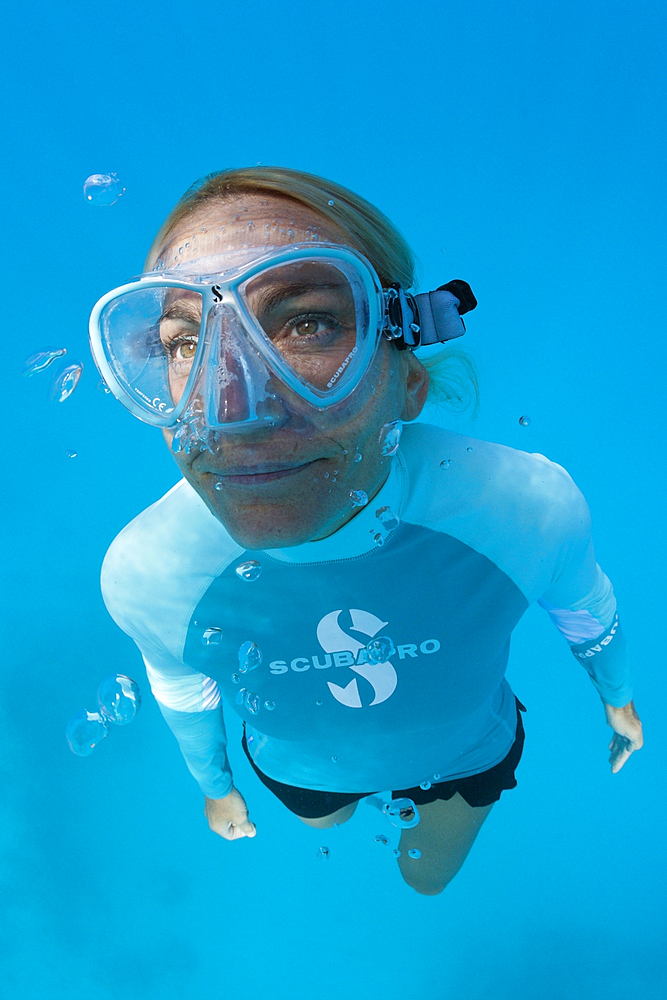 Snorkeling at French Polynesia, Apataki Atoll, Tuamotu Archipel, French Polynesia