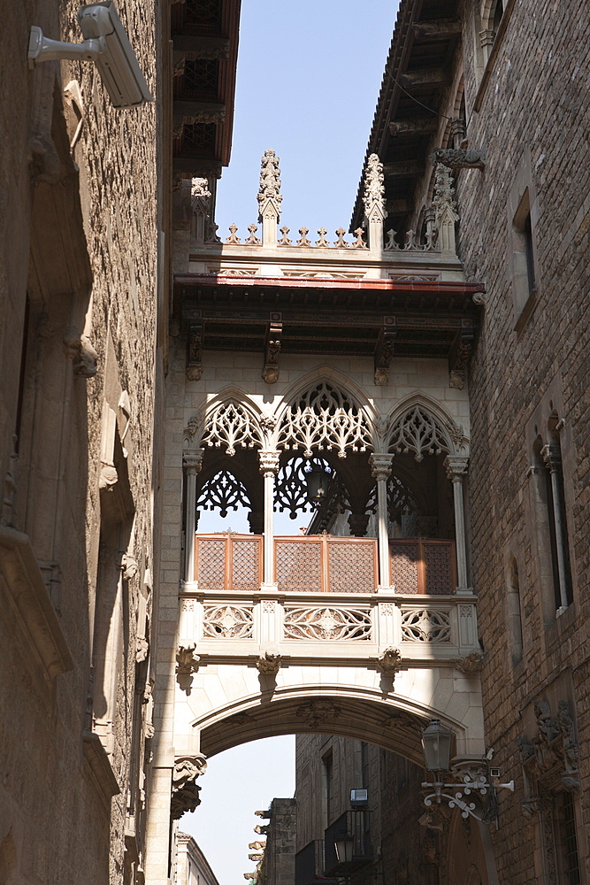 Bridge of Sighs at Carrer del Bisbe, Barcelona, Catalonia, Spain