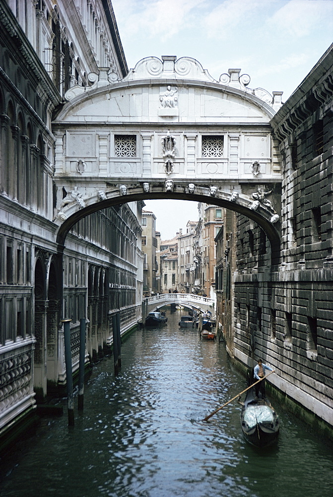 Bridge of Sighs, Venice, Veneto, Italy, Europe