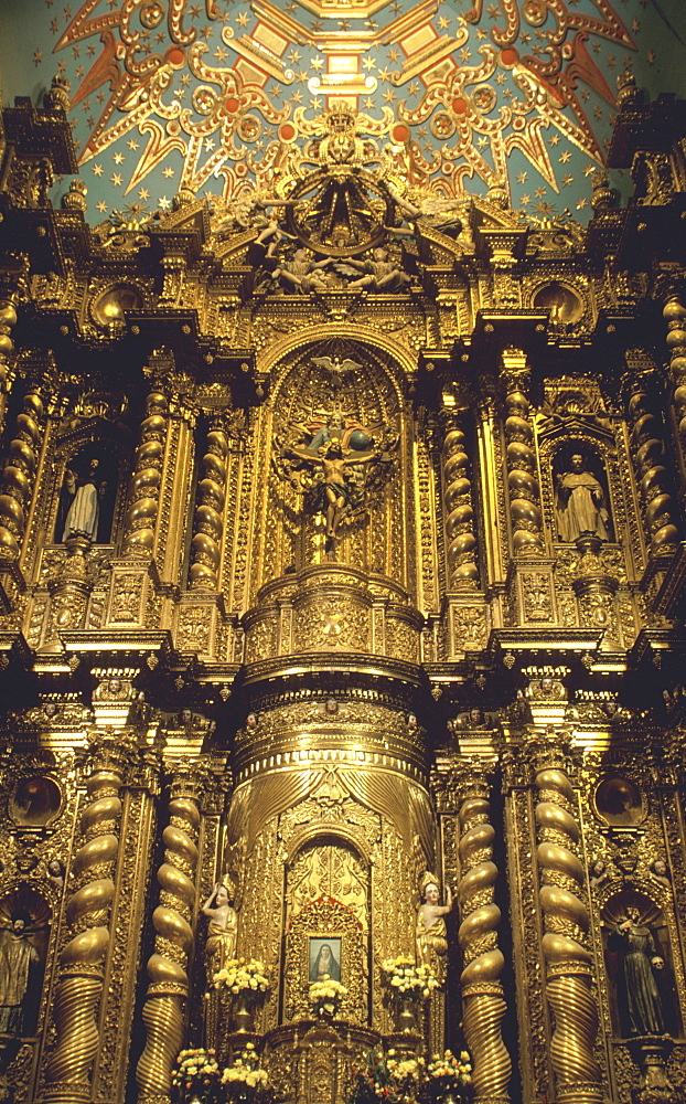 La Compania, Jesuit Church c 1605 to 1768 a masterpiece of Baroque art, considered by some as Latin America's most splendid church, Quito, Ecuador