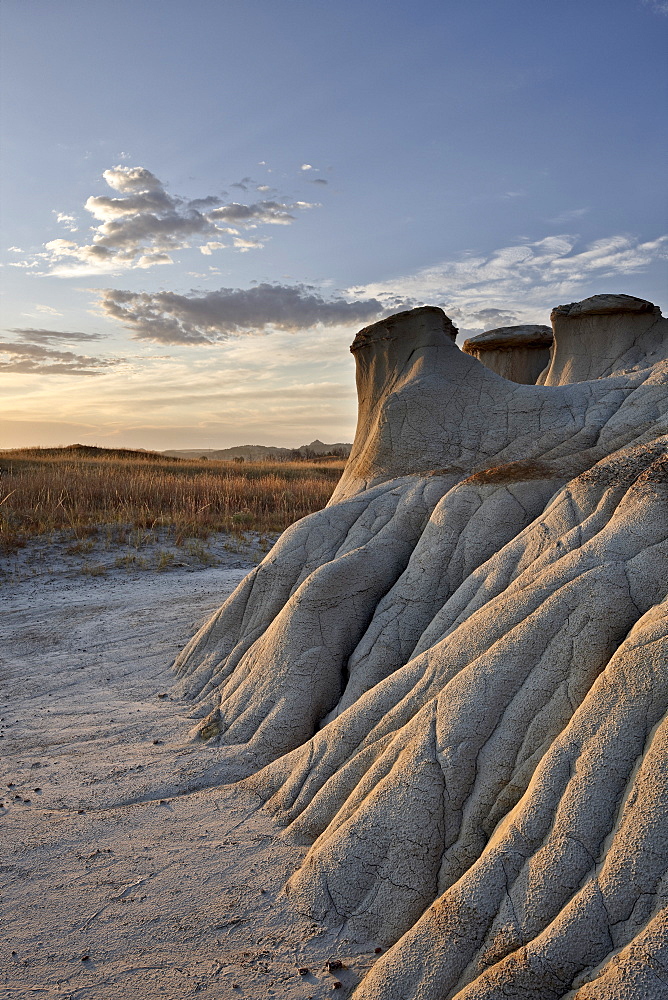 Sunrise in the badlands, Theodore Roosevelt National Park, North Dakota, United States of America, North America