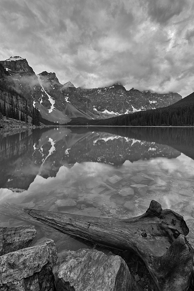 Moraine Lake, Banff National Park, UNESCO World Heritage Site, Alberta, Canada, North America