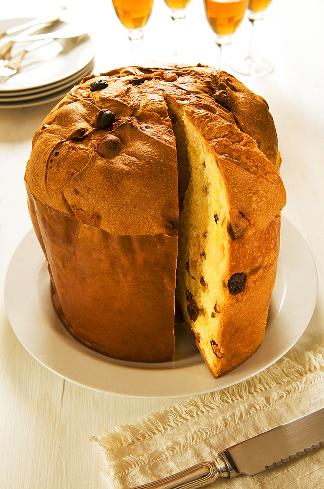 Panettone (Italian Christmas cake), Lombardy, Italy, Europe