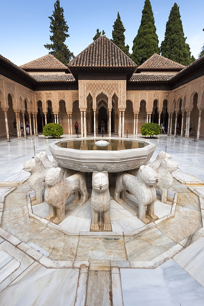 Court of the Lions, Alhambra, UNESCO World Heritage Site, Granada, Province of Granada, Andalusia, Spain, Europe