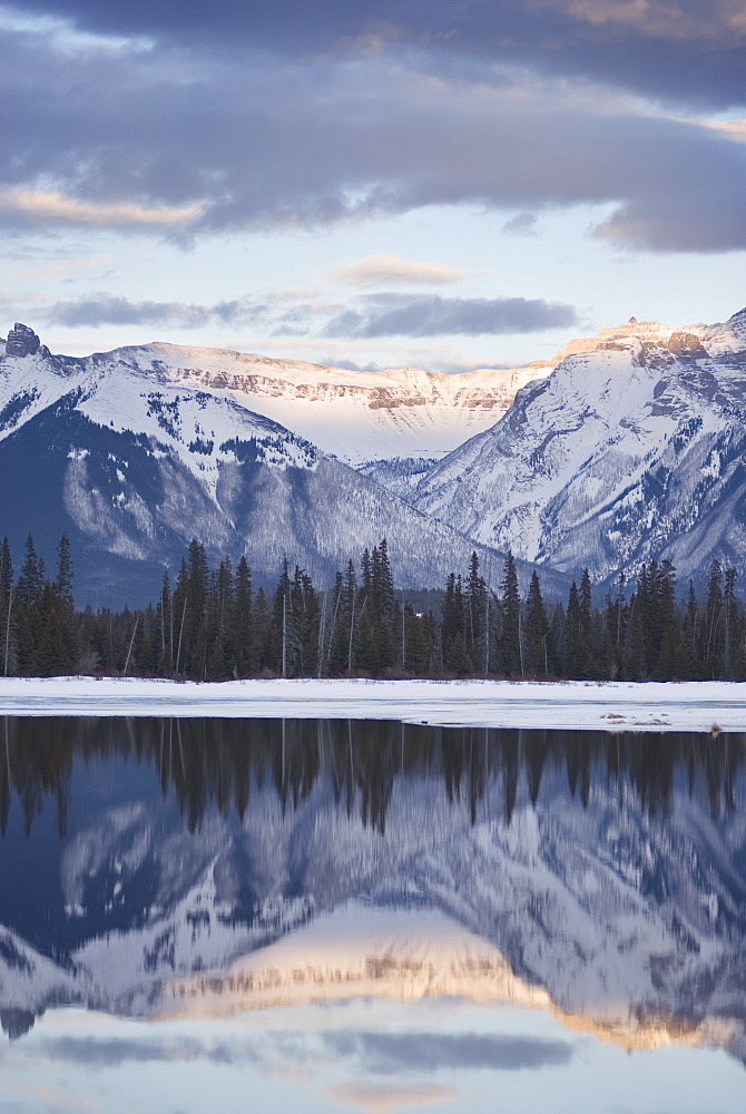 Vermilion Lakes, Banff National Park, UNESCO World Heritage Site, Rocky Mountains, Alberta, Canada, North America