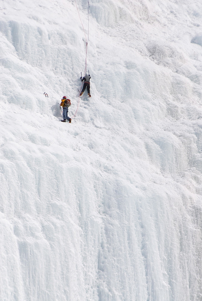 Weeping Wall, Banff National Park, UNESCO World Heritage Site, Rocky Mountains, Alberta, Canada, North America