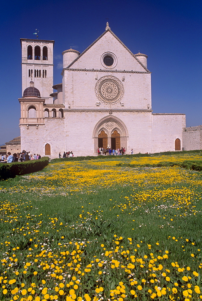 Basilica di San Francesco (St. Francis) di Assisi, Chiesa Superiore dating from between 1182 and 1226, UNESCO World Heritage Site, Assisi, Umbria, Italy, Europe