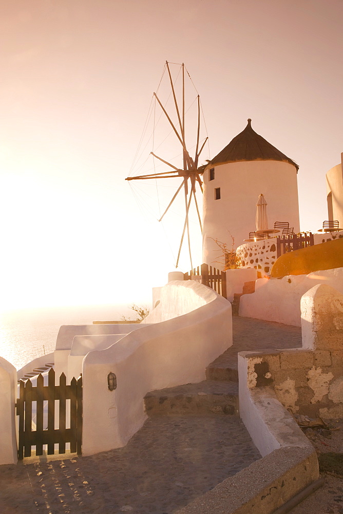 Windmill, Oia, Santorini (Thira), Cyclades Islands, Greek Islands, Greece, Europe