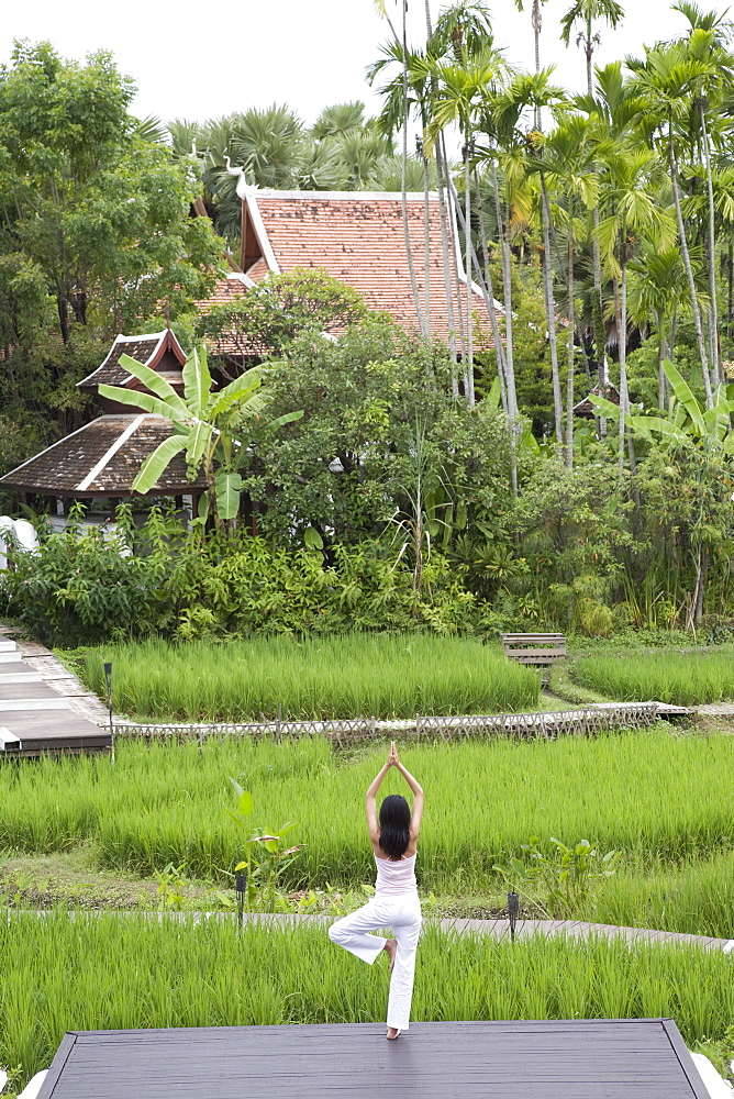 Thai Woman at Mandarin Oriental Resort, Chiang Mai, Thailand, Southeast Asia, Asia