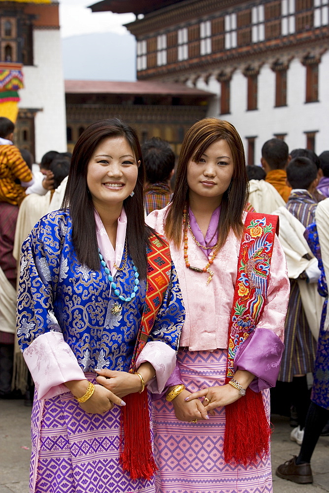 Bhutanese women, Trashi Chhoe Dzong, Thimphu, Bhutan, Asia