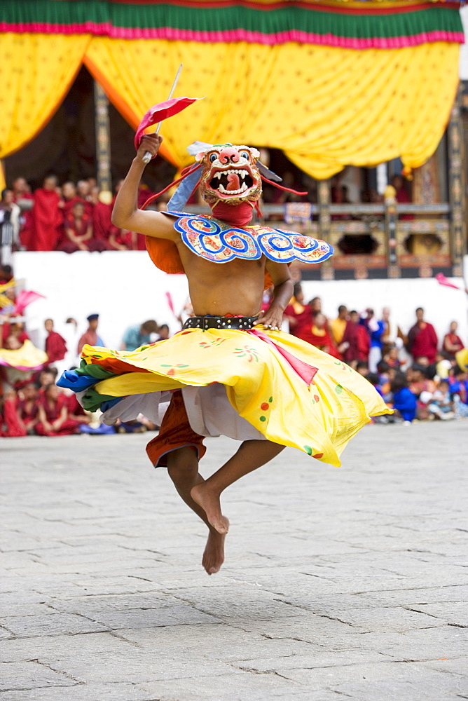 Buddhist festival (Tsechu), Trashi Chhoe Dzong, Thimphu, Bhutan, Asia