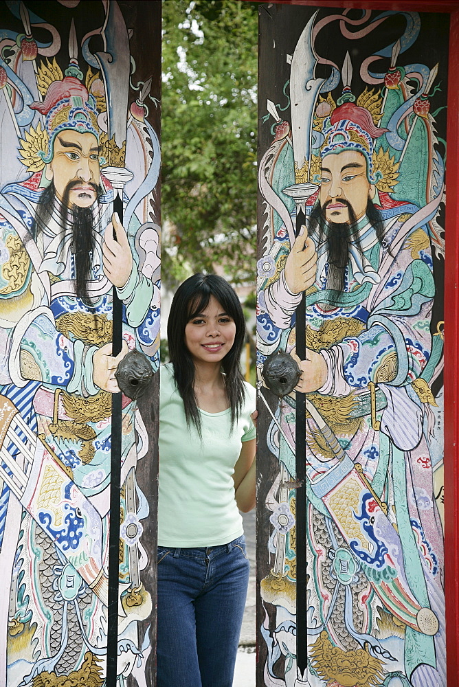 Thai woman, Wat Poo Temple, Bangkok, Thailand, Southeast Asia, Asia