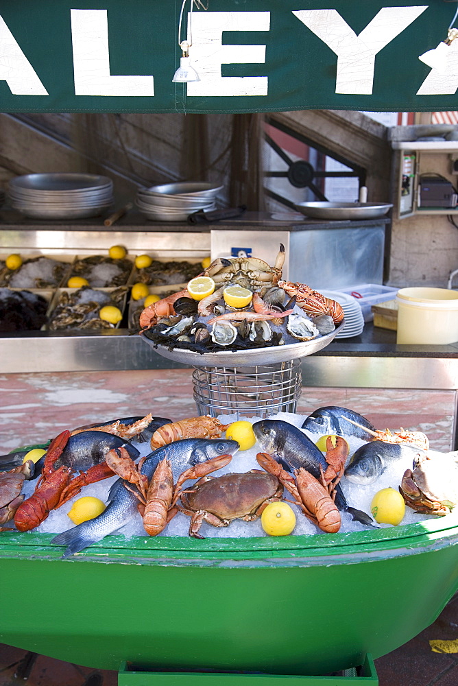 Seafood restaurant, Nice, Alpes Maritimes, Provence, Cote d'Azur, French Riviera, France, Europe