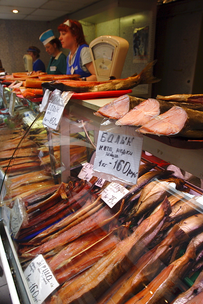 Smoked fish on sale in Irkutsk, Siberia, Russia, Europe