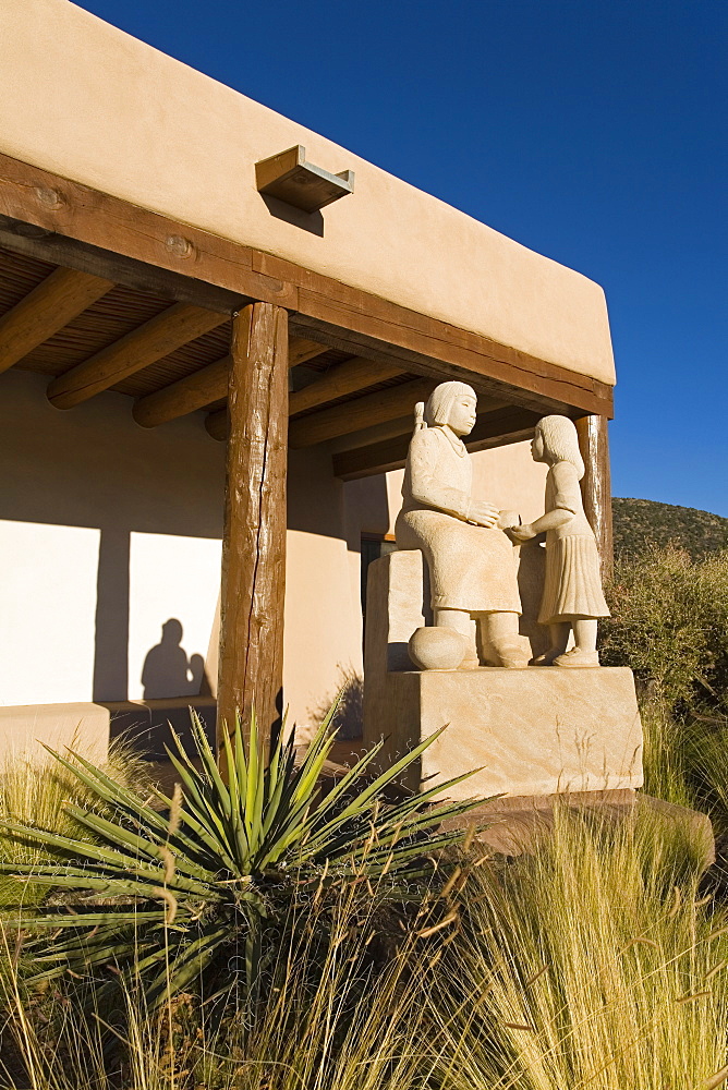 Shared Knowledge sculpture by Doug Hyde, Museum of Indian Art & Culture, New Mexico Museum, Museum Hill, City of Santa Fe, New Mexico, United States of America, North America