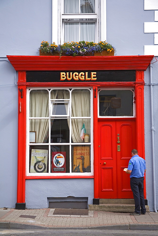 Buggle's Pub, Kilrush Town, County Clare, Munster, Republic of Ireland, Europe