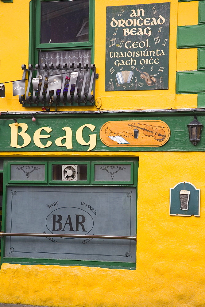 An Droicead Beag pub, Dingle Town, Dingle Peninsula, County Kerry, Munster, Republic of Ireland, Europe