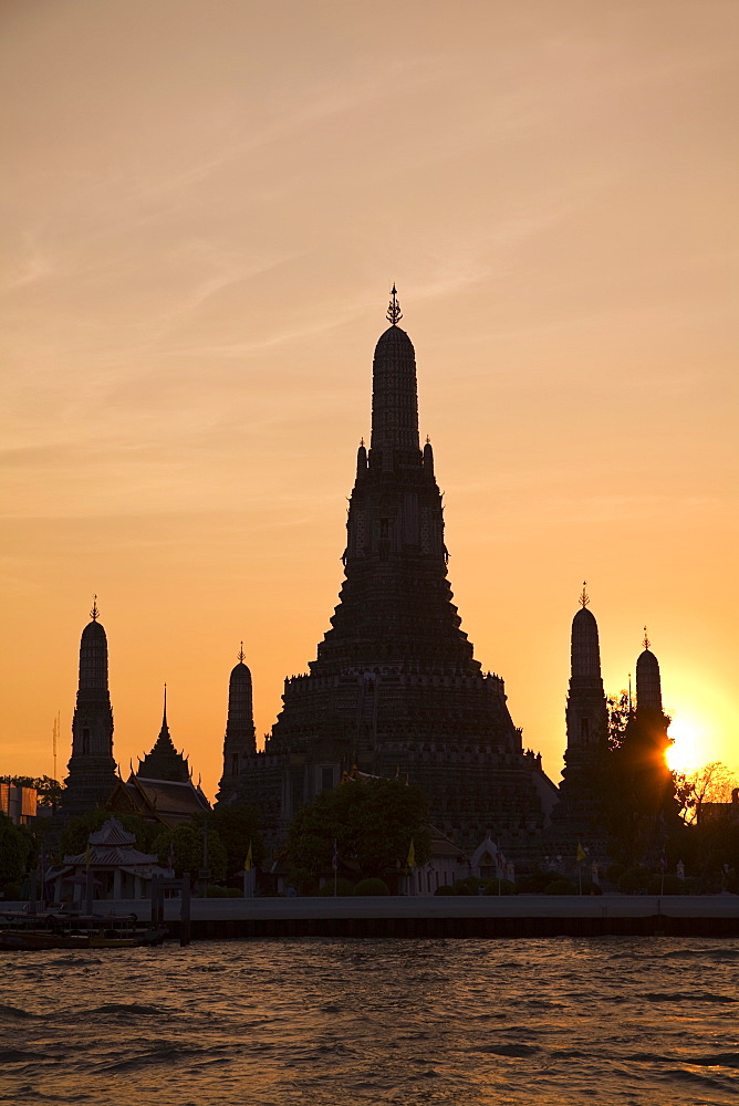 Wat Arun (Temple of the Dawn), Bangkok, Thailand, Southeast Asia, Asia