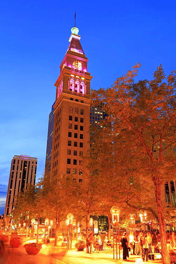 Daniel's and Fisher Tower, 16th Street Mall, Denver, Colorado, United States of America, North America 