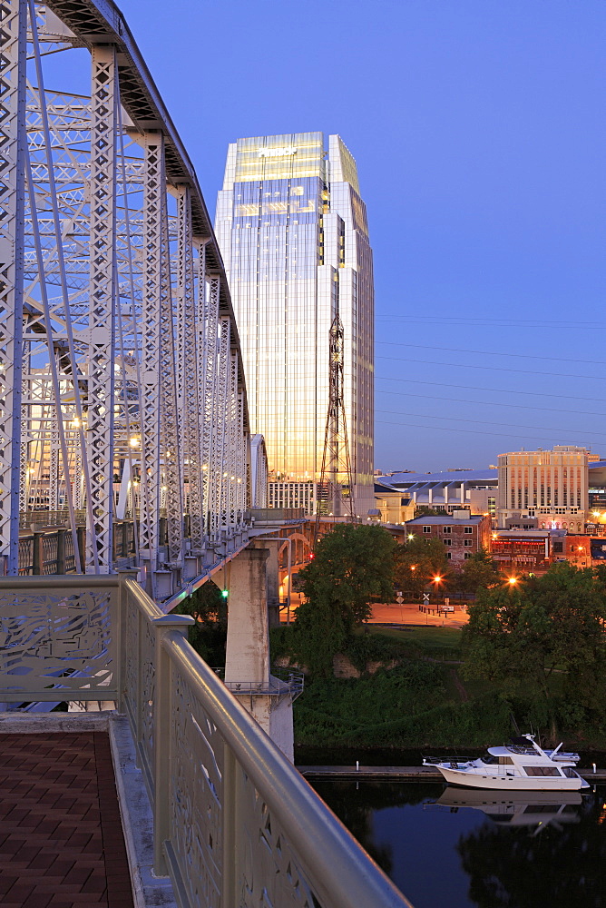 Pinnacle Tower and Shelby Pedestrian Bridge, Nashville, Tennessee, United States of America, North America 