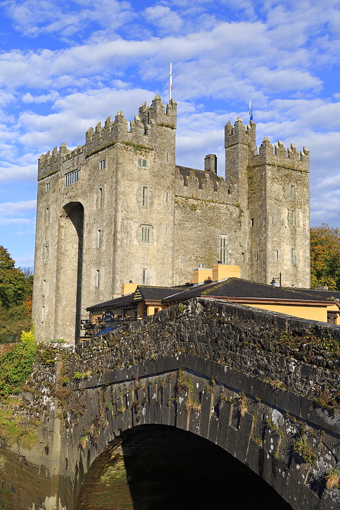 Bunratty Castle, County Clare, Munster, Republic of Ireland, Europe