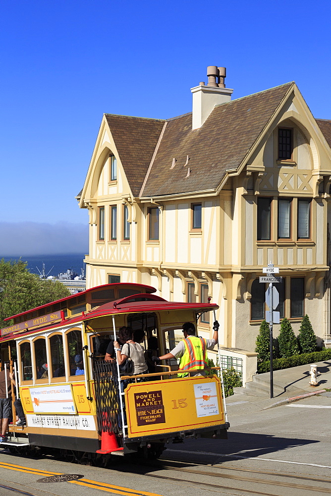 Cable Car on Hyde Street, San Francisco, California, United States of America, North America