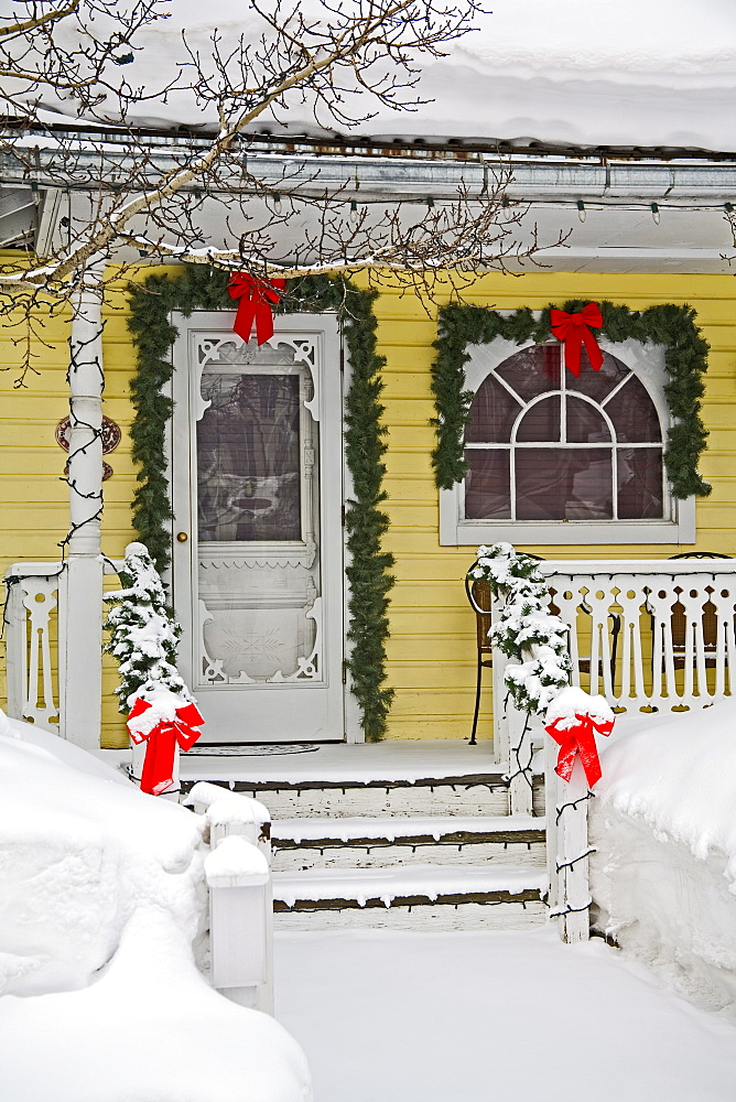 House with Christmas decorations, Breckenridge, Rocky Mountains, Colorado, United States of America, North America