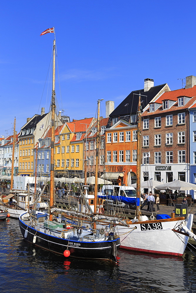 Boats on Nyhavn Canal, Copenhagen, Zealand, Denmark, Scandinavia, Europe