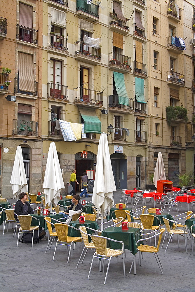 Courtyard outside the Museum of Contemporary Art, El Raval district, City of Barcelona, Catalonia, Spain, Europe