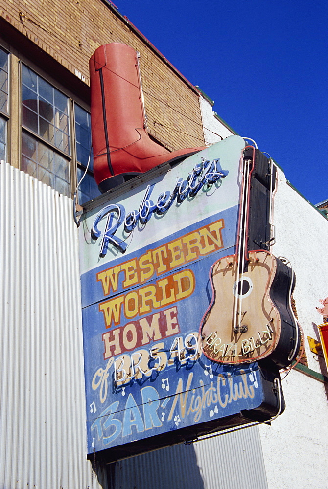 Sign on Broadway Street, Nashville, Tennessee, United States of America, North America