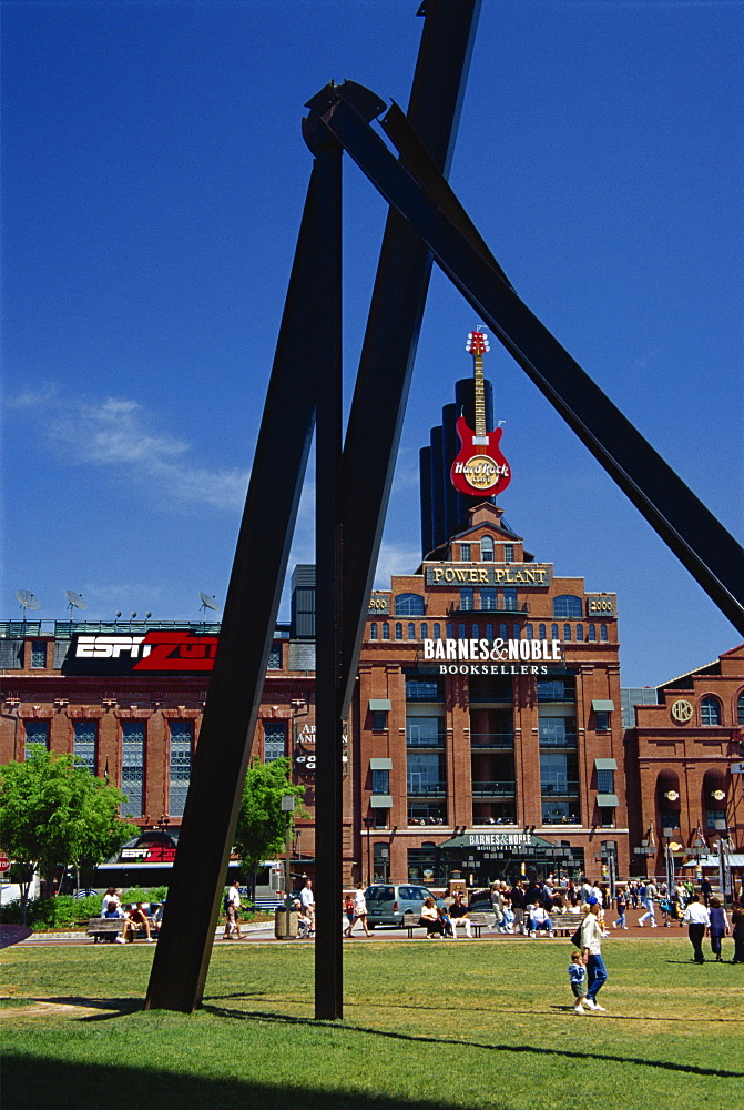 Under Sky One Family sculpture, World Trade Plaza, Inner Harbor, Baltimore, Maryland, United States of America, North America