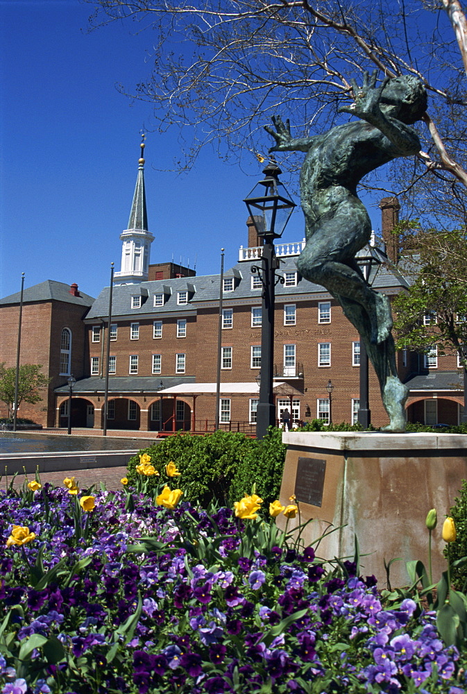 Brio statue and City Hall, Alexandria, Virginia, United States of America, North America