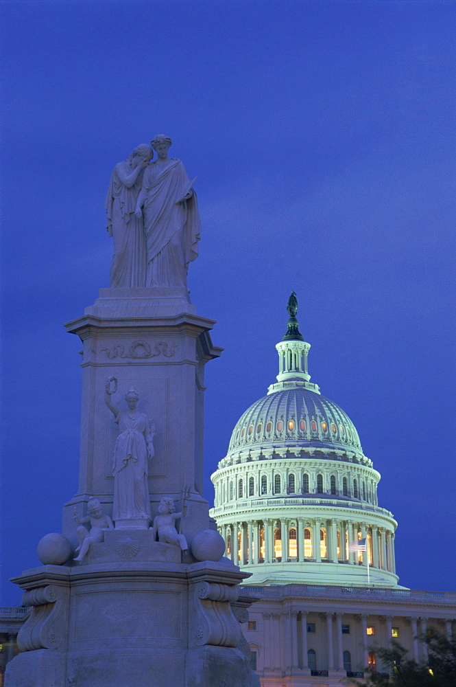 Navy Memorial and Capitol Building, National Mall, Washington D.C., United States of America, North America