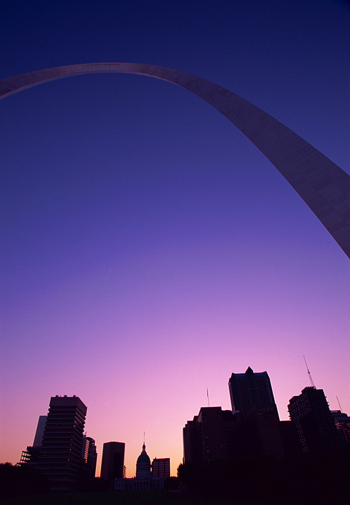 Gateway Arch and city skyline, St. Louis, Missouri, United States of America, North America