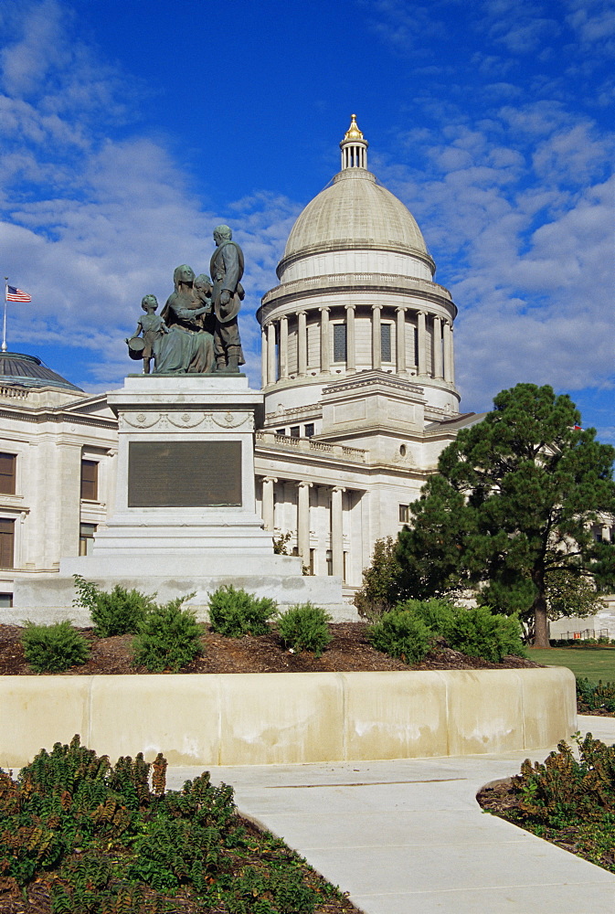 Confederate Woman's Monument and State Capitol building, Little Rock, Arkansas, United States of America, North America