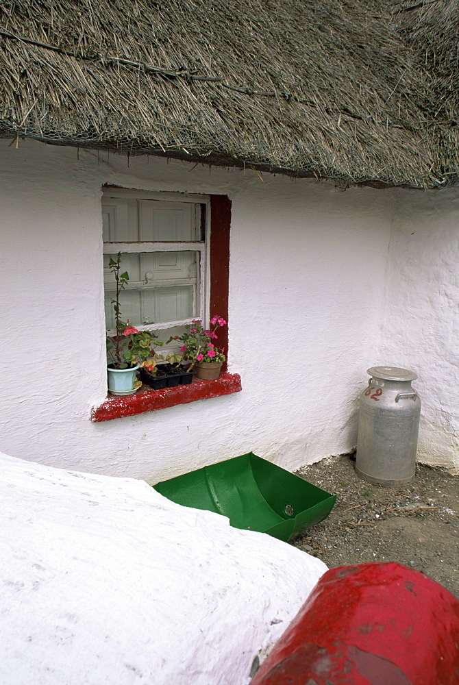 Cottage, Boyne Valley, County Meath, Leinster, Republic of Ireland, Europe