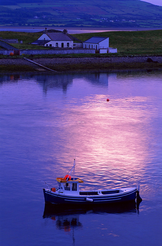 Lighthouse keeper's house, Oyster Island, Rosses Point, County Sligo, Connacht, Republic of Ireland, Europe