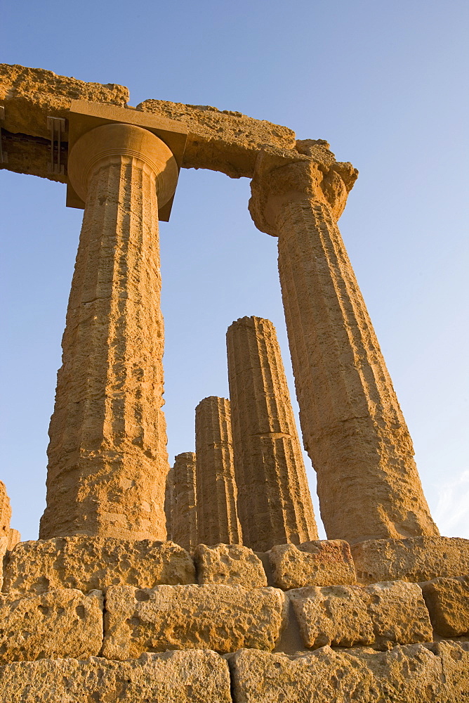 Temple of Hera, Valley of the Temples (Valle dei Templi), Agrigento, UNESCO World Heritage Site, Sicily, Italy, Europe