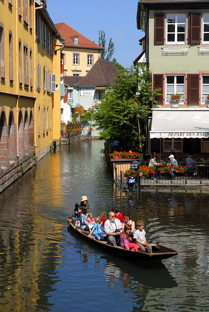 Boat trip, Petite Venise (Little Venice), Colmar, Haut Rhin, Alsace, France, Europe