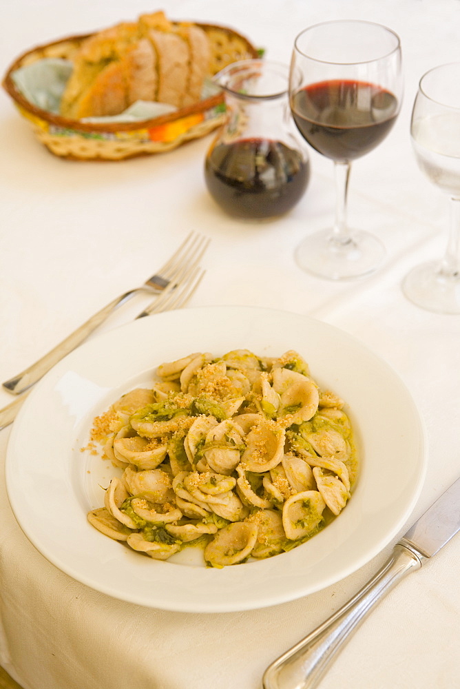 Orecchiette con cime di rape (pasta with vegetables), Carlino restaurant, Lecce, Lecce province, Puglia, Italy, Europe