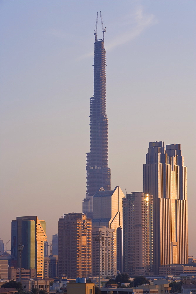 Construction of the Burj Dubai (Dubai Tower), set to be the world's tallest building and the centerpiece of the Gulf region's most prestigious urban development called Downtown Dubai, Dubai, United Arab Emirates, Middle East